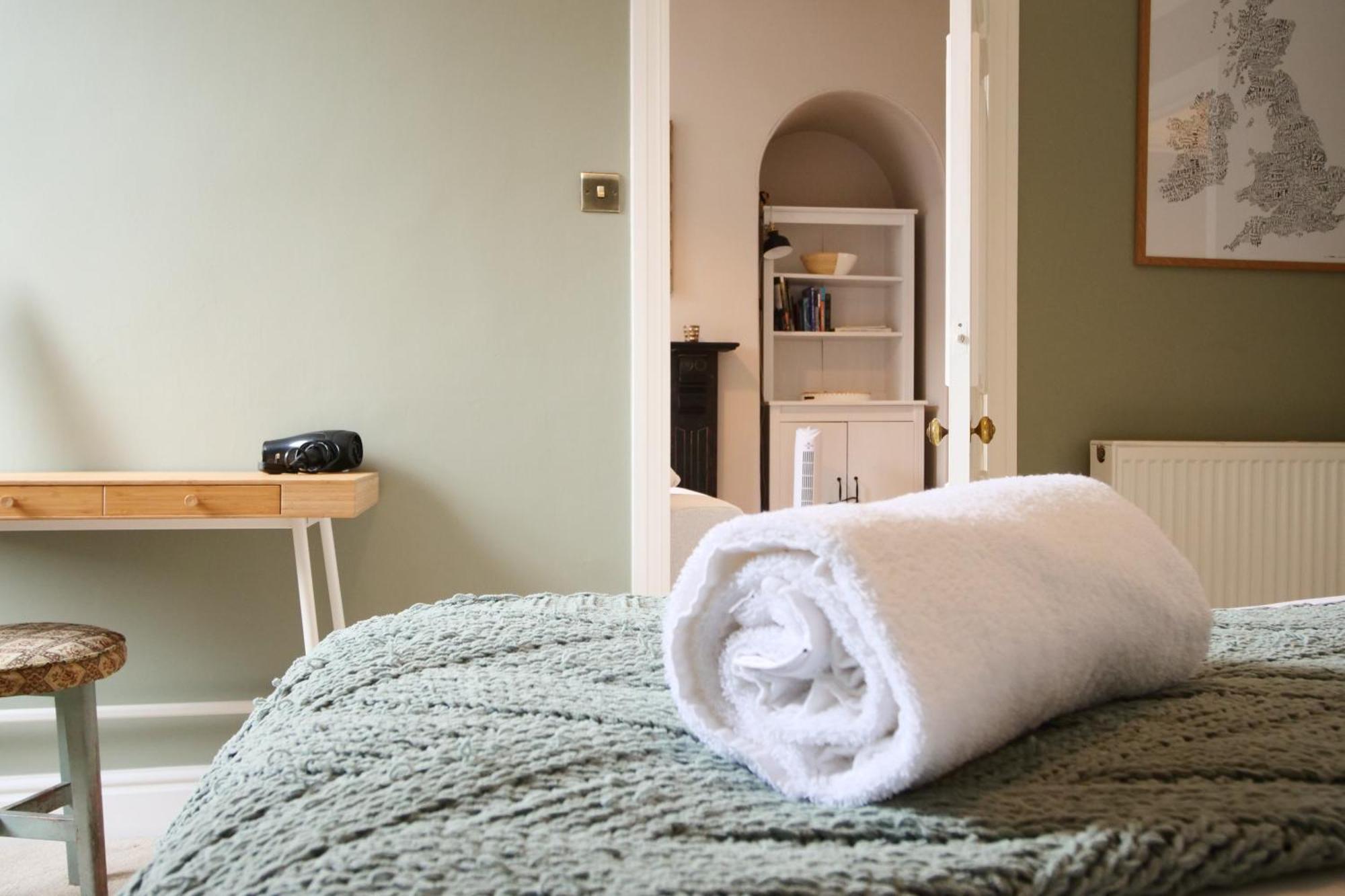 Fifth Quarter Apartment With Free Parking Йорк Екстер'єр фото