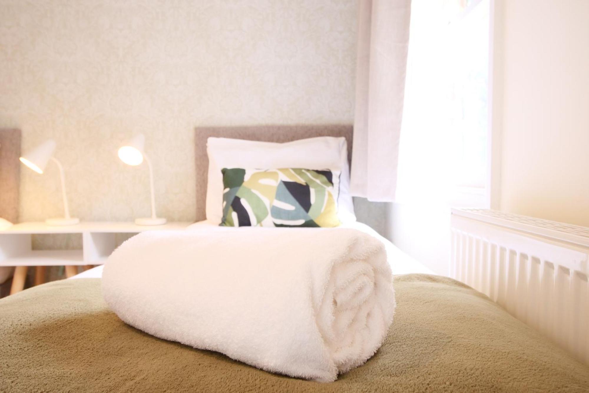Fifth Quarter Apartment With Free Parking Йорк Екстер'єр фото